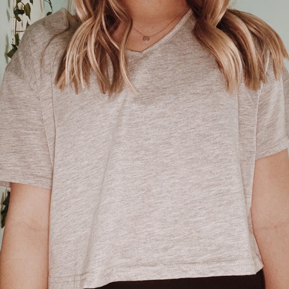 gray crop top